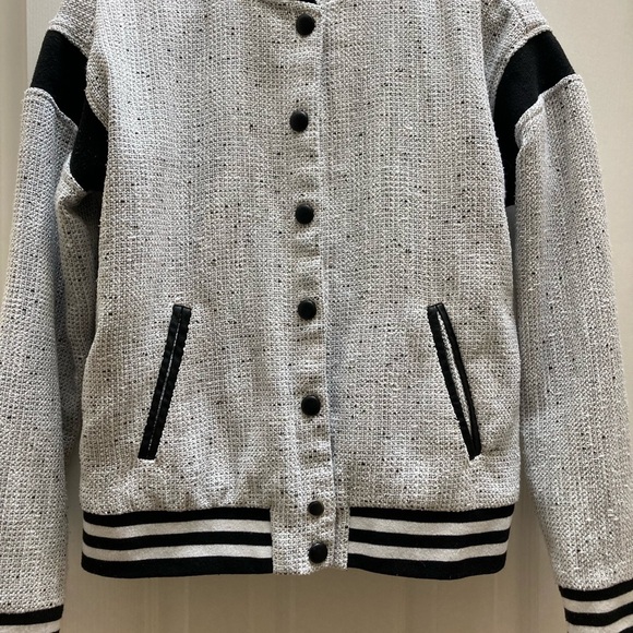 Women’s Forever 21 Varsity style jacket size Small - Picture 2 of 7